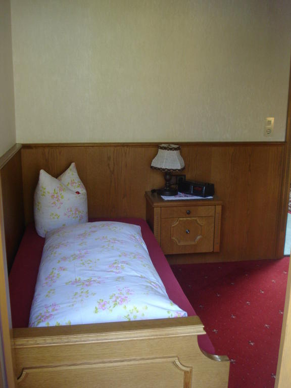 Gaestehaus Troppmair Финкенберг Номер фото