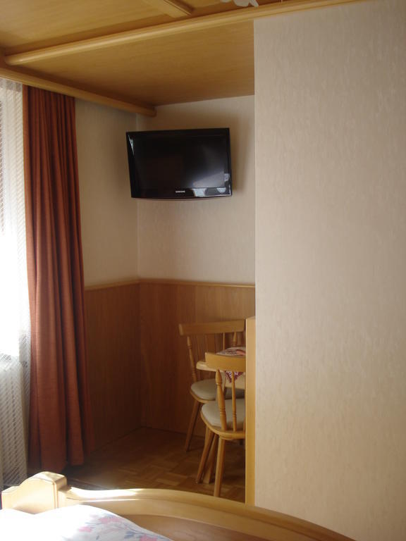 Gaestehaus Troppmair Финкенберг Номер фото